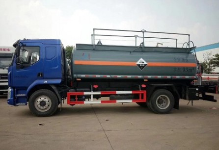 东风柳汽单桥DLQ5180GFWLZ5型腐蚀性物品罐式运输车 东风柳汽单桥DLQ5180GFWLZ5型腐蚀性物品罐式运输车