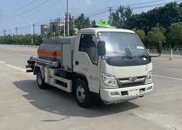 福田蓝牌油罐车